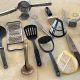 Ustensiles cuisine, plats, saladiers